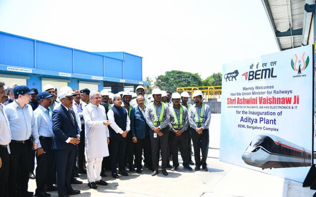 Vaishnaw inspecting BEML machines