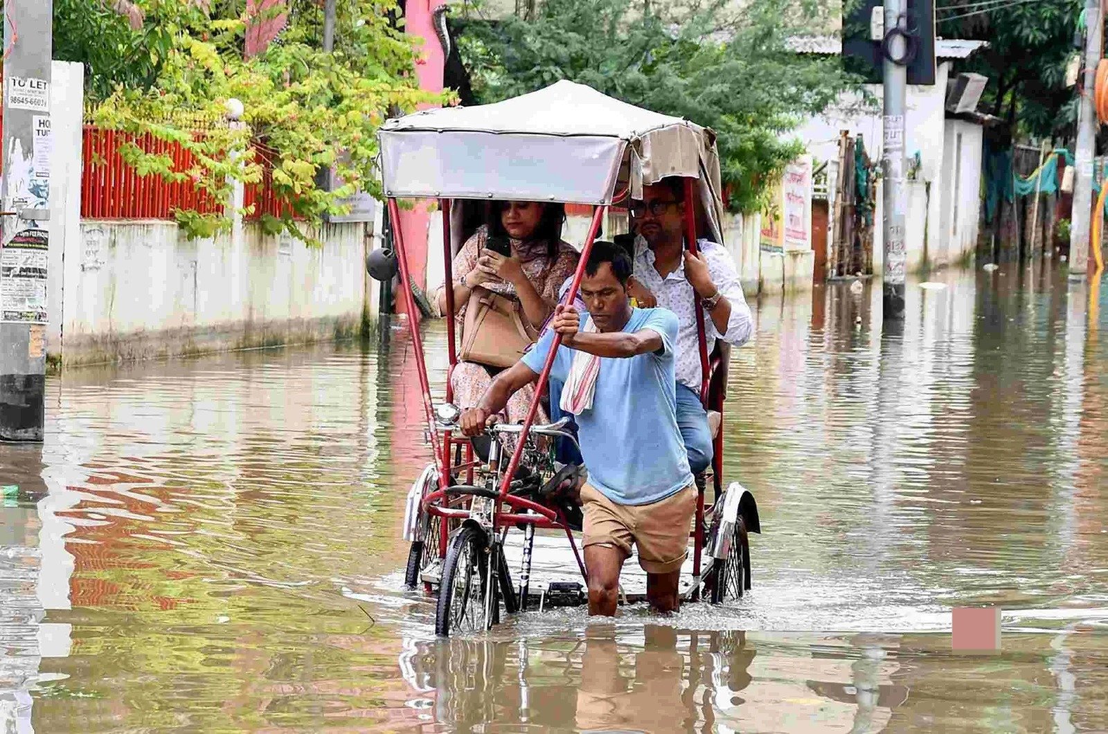 Guwahati Floods: GMC Contractors Warn Rs 5,000 Fine for Dumping Waste